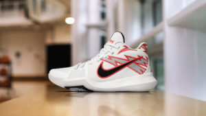 KYRIE 3 PE